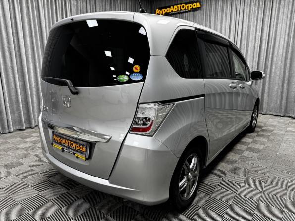 Honda Freed I Рестайлинг с пробегом 2013 года, цена 1 200 000 рублей, 114787 км, компактвэн, Автокод Объявления