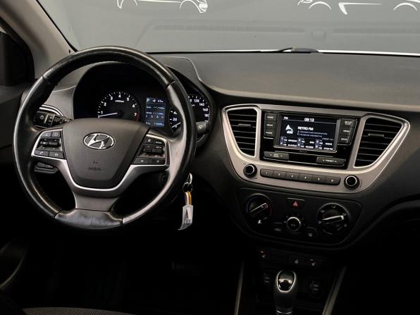 Hyundai Solaris II с пробегом 2019 года, цена 1 382 600 рублей, 112085 км, седан, Автокод Объявления