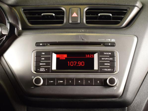 Kia Rio III Рестайлинг с пробегом 2015 года, цена 1 159 995 рублей, 123093 км, хэтчбек, Автокод Объявления