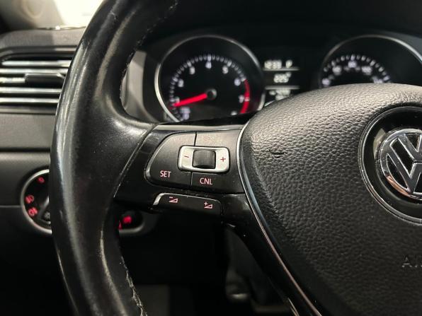 Volkswagen Jetta VI Рестайлинг с пробегом 2016 года, цена 999 000 рублей, 191981 км, седан, Автокод Объявления