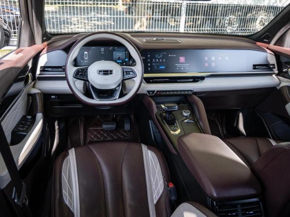 Geely Monjaro I с пробегом 2023 года, цена 3 050 000 рублей, 72277 км, внедорожник, Автокод Объявления