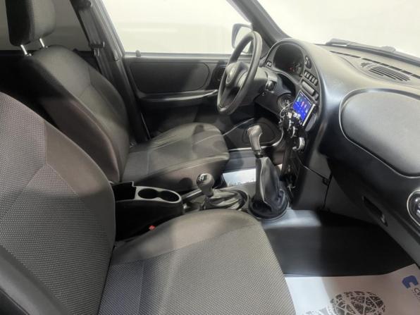 Chevrolet Niva I Рестайлинг с пробегом 2017 года, цена 745 000 рублей, 106428 км, внедорожник, Автокод Объявления