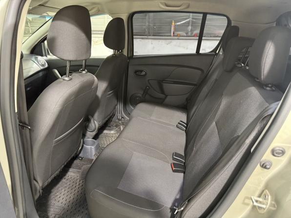 Renault Sandero II Рестайлинг с пробегом 2019 года, цена 1 047 800 рублей, 42000 км, хэтчбек, Автокод Объявления