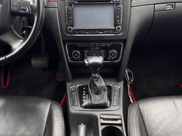 Skoda Superb II с пробегом 2012 года, цена 1 140 000 рублей, 254314 км, лифтбек, Автокод Объявления