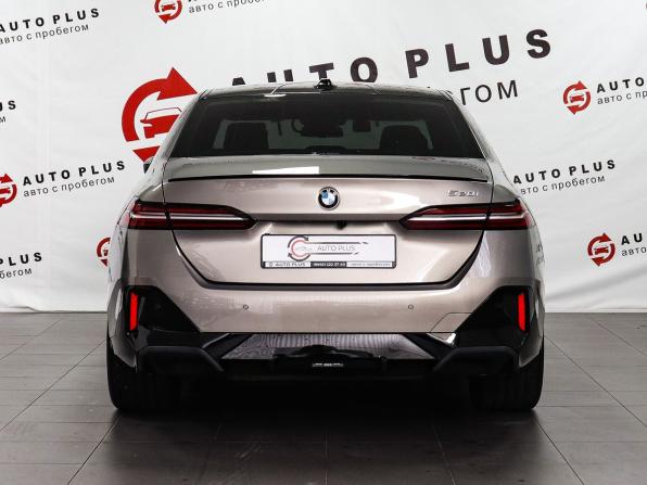 BMW 5 серии VIII (G60/G61/G68) с пробегом 2025 года, цена 7 124 000 рублей, 15720 км, седан, Автокод Объявления