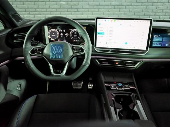 Volkswagen Tiguan III (China Market) с пробегом 2025 года, цена 4 850 000 рублей, 50 км, внедорожник, Автокод Объявления