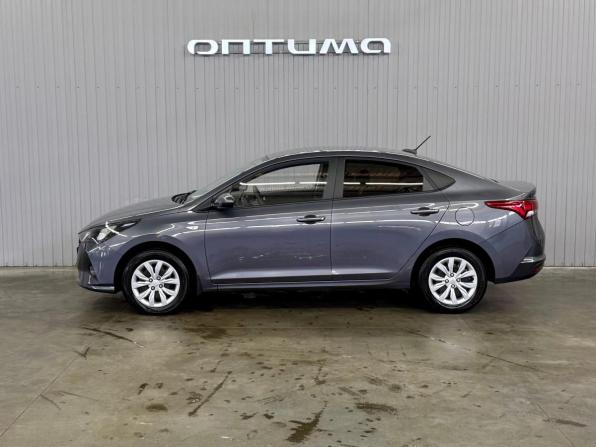 Hyundai Solaris II Рестайлинг с пробегом 2021 года, цена 1 647 000 рублей, 54620 км, седан, Автокод Объявления