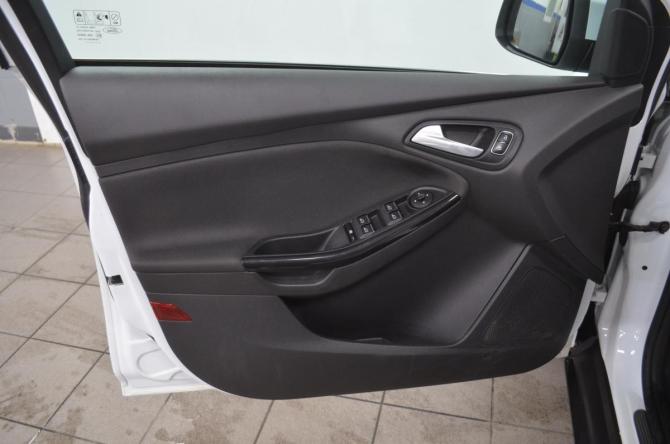 Ford Focus III Рестайлинг с пробегом 2017 года, цена 1 320 000 рублей, 57000 км, седан, Автокод Объявления