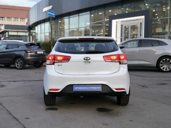 Kia Rio III Рестайлинг с пробегом 2015 года, цена 999 000 рублей, 128900 км, хэтчбек, Автокод Объявления