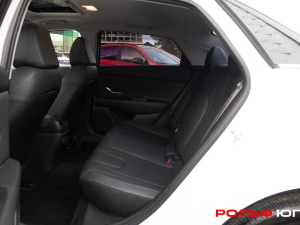 Hyundai Elantra VII (CN7) Рестайлинг с пробегом 2023 года, цена 2 028 000 рублей, 21326 км, седан, Автокод Объявления