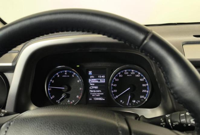 Toyota RAV4 IV (XA40) Рестайлинг с пробегом 2017 года, цена 2 440 000 рублей, 137000 км, внедорожник, Автокод Объявления