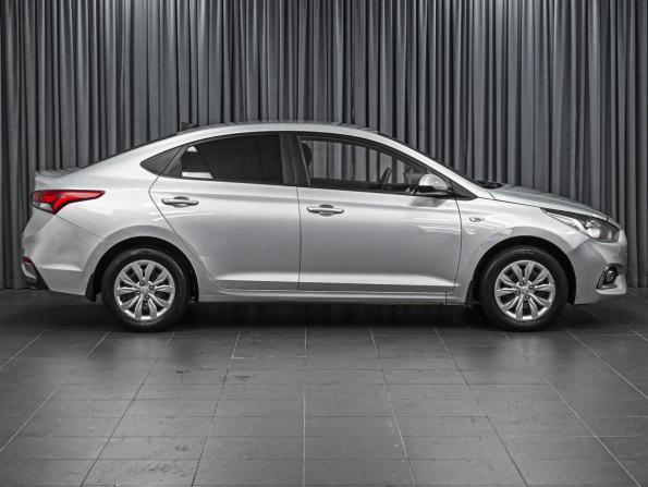 Hyundai Solaris II с пробегом 2018 года, цена 1 250 111 рублей, 268385 км, седан, Автокод Объявления