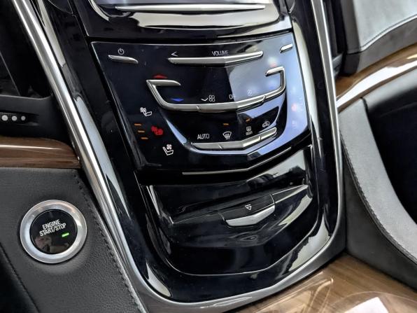 Cadillac Escalade IV с пробегом 2016 года, цена 4 125 000 рублей, 123601 км, внедорожник, Автокод Объявления