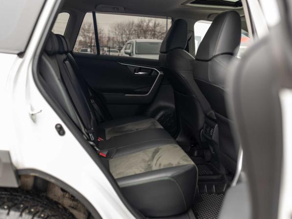 Toyota RAV4 V (XA50) с пробегом 2023 года, цена 3 550 000 рублей, 44256 км, внедорожник, Автокод Объявления
