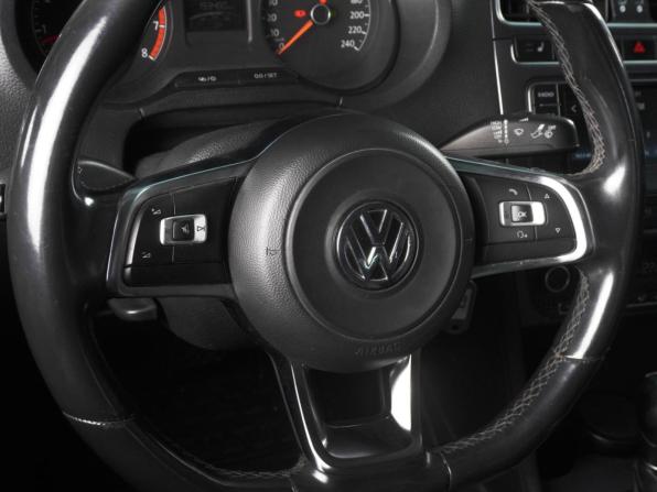 Volkswagen Polo V Рестайлинг с пробегом 2019 года, цена 950 000 рублей, 193480 км, седан, Автокод Объявления