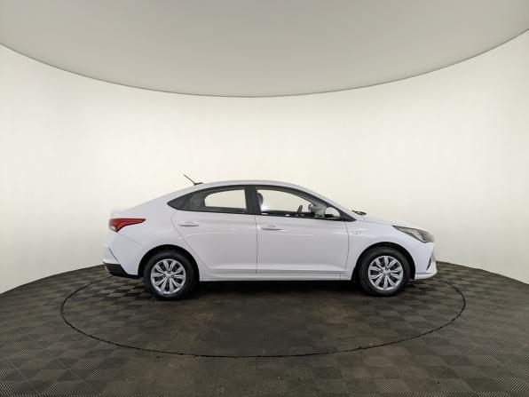 Hyundai Solaris II Рестайлинг с пробегом 2022 года, цена 1 565 000 рублей, 46970 км, седан, Автокод Объявления