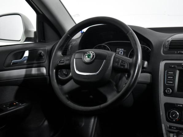 Skoda Octavia II (A5) Рестайлинг с пробегом 2012 года, цена 629 000 рублей, 279876 км, лифтбек, Автокод Объявления