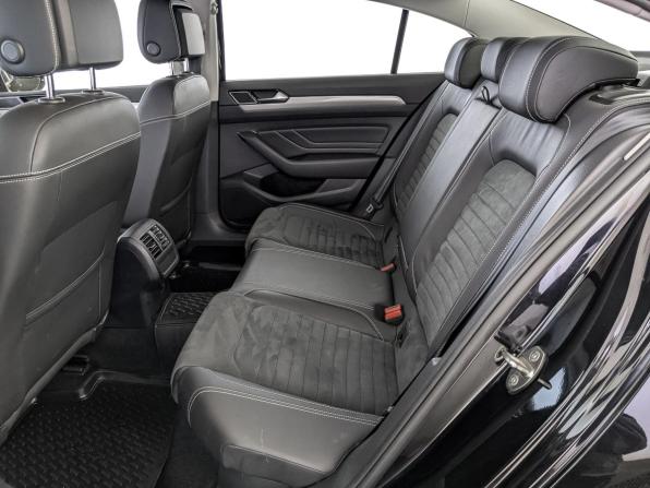 Volkswagen Passat B8 Рестайлинг с пробегом 2021 года, цена 2 470 000 рублей, 90268 км, седан, Автокод Объявления