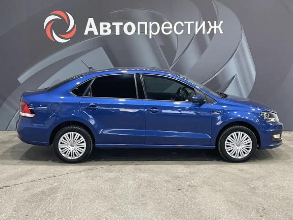 Volkswagen Polo V Рестайлинг с пробегом 2018 года, цена 970 000 рублей, 102000 км, седан, Автокод Объявления
