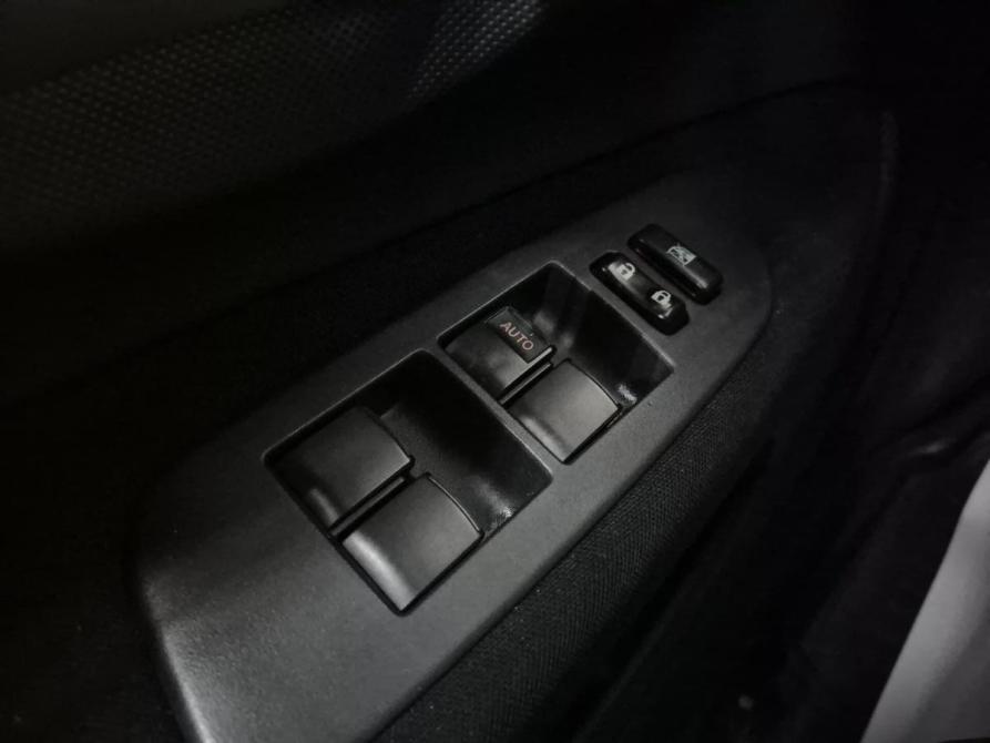 Toyota Auris I Альметьевск  - изображение 8