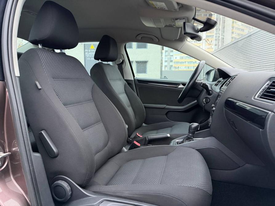 Volkswagen Jetta VI Рестайлинг Санкт-Петербург  - изображение 17