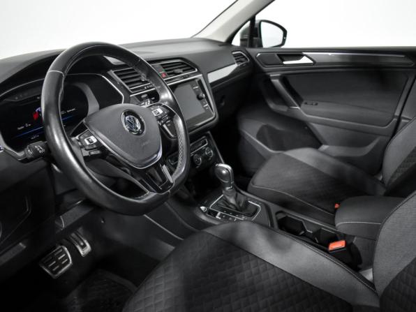 Volkswagen Tiguan II с пробегом 2018 года, цена 1 928 000 рублей, 125000 км, внедорожник, Автокод Объявления