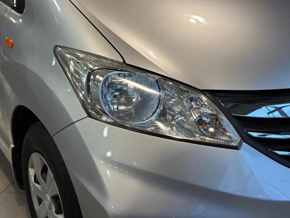 Honda Freed I Рестайлинг с пробегом 2012 года, цена 1 250 000 рублей, 61981 км, компактвэн, Автокод Объявления