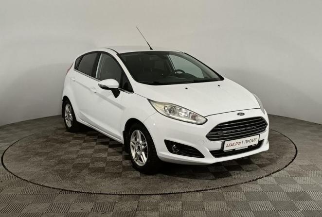 Ford Fiesta Mk6 Рестайлинг с пробегом 2015 года, цена 900 000 рублей, 74974 км, хэтчбек, Автокод Объявления