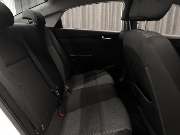 Hyundai Solaris II с пробегом 2017 года, цена 999 000 рублей, 102000 км, седан, Автокод Объявления