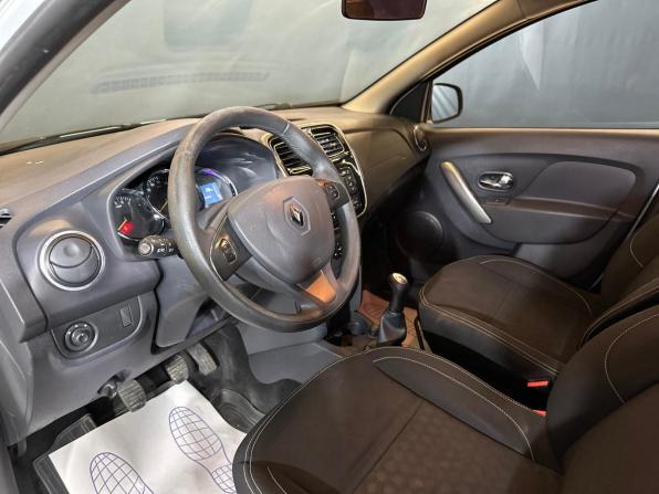 Renault Sandero II с пробегом 2015 года, цена 690 000 рублей, 178014 км, хэтчбек, Автокод Объявления