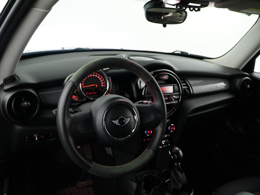 Mini Hatch III (F55/F56) Москва  - изображение 6