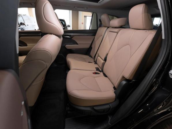 Toyota Highlander IV (XU70) с пробегом 2026 года, цена 5 600 000 рублей, 50 км, внедорожник, Автокод Объявления