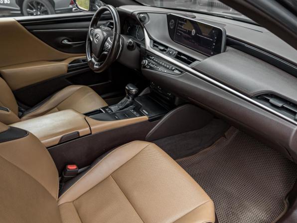 Lexus ES VII с пробегом 2020 года, цена 2 560 000 рублей, 367129 км, седан, Автокод Объявления