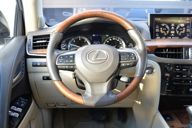 Lexus LX III Рестайлинг 2 с пробегом 2018 года, цена 7 500 000 рублей, 166195 км, внедорожник, Автокод Объявления