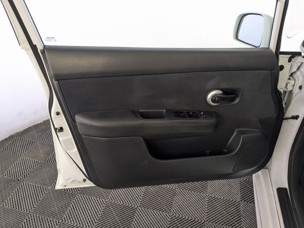 Nissan Tiida I Рестайлинг с пробегом 2013 года, цена 995 000 рублей, 85346 км, хэтчбек, Автокод Объявления