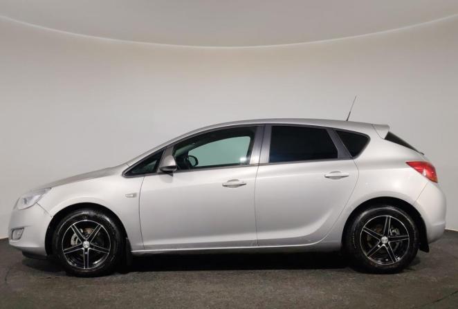Opel Astra J с пробегом 2010 года, цена 440 000 рублей, 195000 км, хэтчбек, Автокод Объявления