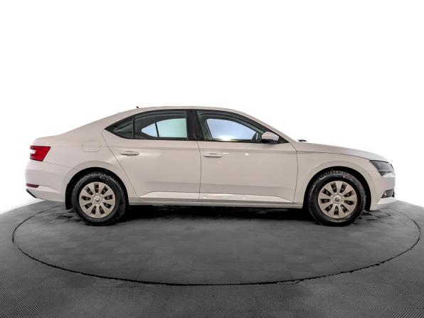 Skoda Superb III с пробегом 2019 года, цена 2 300 000 рублей, 94130 км, лифтбек, Автокод Объявления