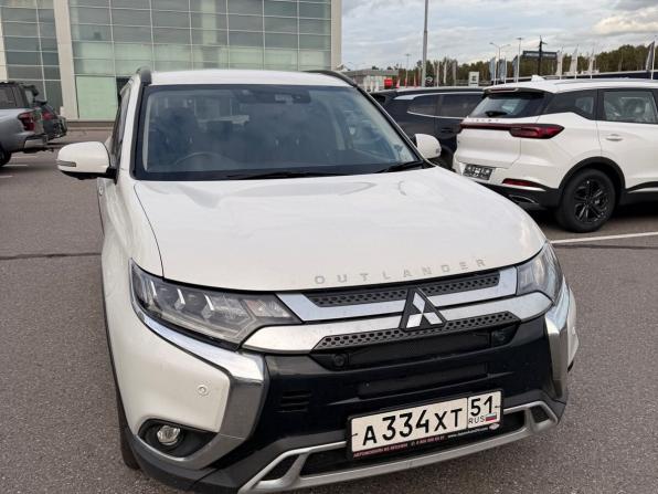 Mitsubishi Outlander III Рестайлинг 3 с пробегом 2019 года, цена 1 985 000 рублей, 180000 км, внедорожник, Автокод Объявления