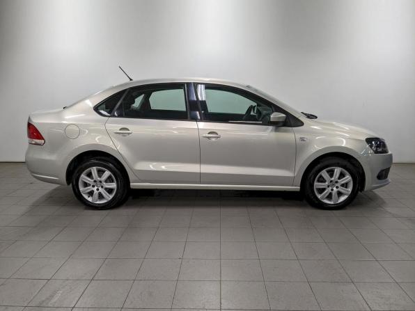 Volkswagen Polo V с пробегом 2014 года, цена 950 000 рублей, 93000 км, седан, Автокод Объявления