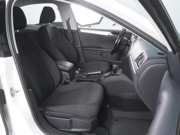 Volkswagen Jetta VI Рестайлинг с пробегом 2015 года, цена 1 299 000 рублей, 150413 км, седан, Автокод Объявления