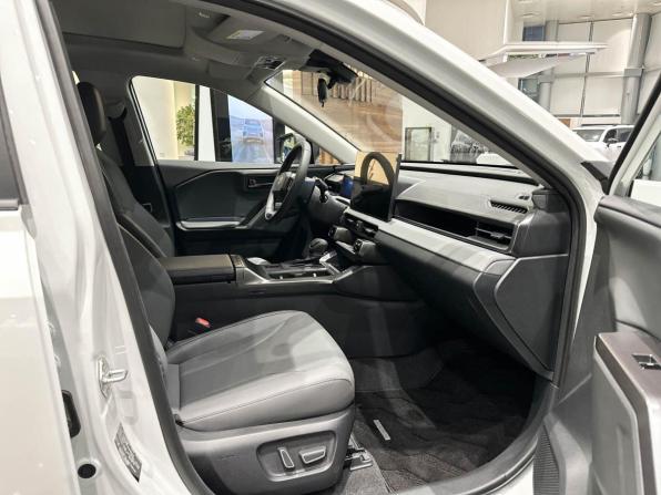Toyota RAV4 VI (XA60) с пробегом 2025 года, цена 4 675 000 рублей, 20 км, внедорожник, Автокод Объявления