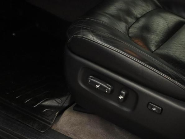 Toyota Land Cruiser 200 Series Рестайлинг 1 с пробегом 2014 года, цена 3 700 000 рублей, 273533 км, внедорожник, Автокод Объявления