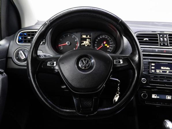 Volkswagen Polo V Рестайлинг с пробегом 2018 года, цена 1 390 000 рублей, 65720 км, седан, Автокод Объявления