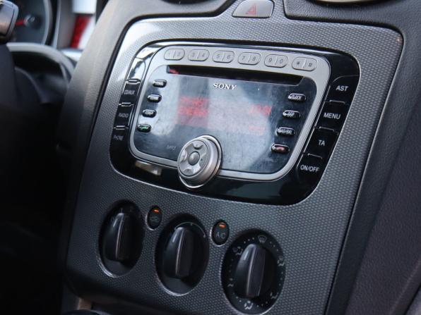 Ford Focus II Рестайлинг с пробегом 2010 года, цена 629 000 рублей, 288851 км, седан, Автокод Объявления