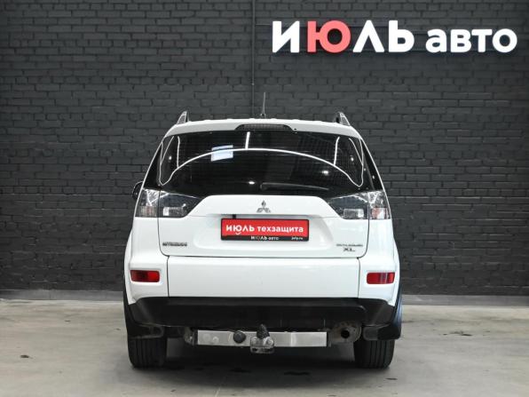 Mitsubishi Outlander II Рестайлинг с пробегом 2010 года, цена 1 050 000 рублей, 278250 км, внедорожник, Автокод Объявления