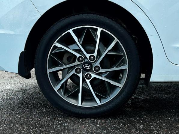 Hyundai Elantra VI (AD) Рестайлинг с пробегом 2019 года, цена 1 654 300 рублей, 128838 км, седан, Автокод Объявления