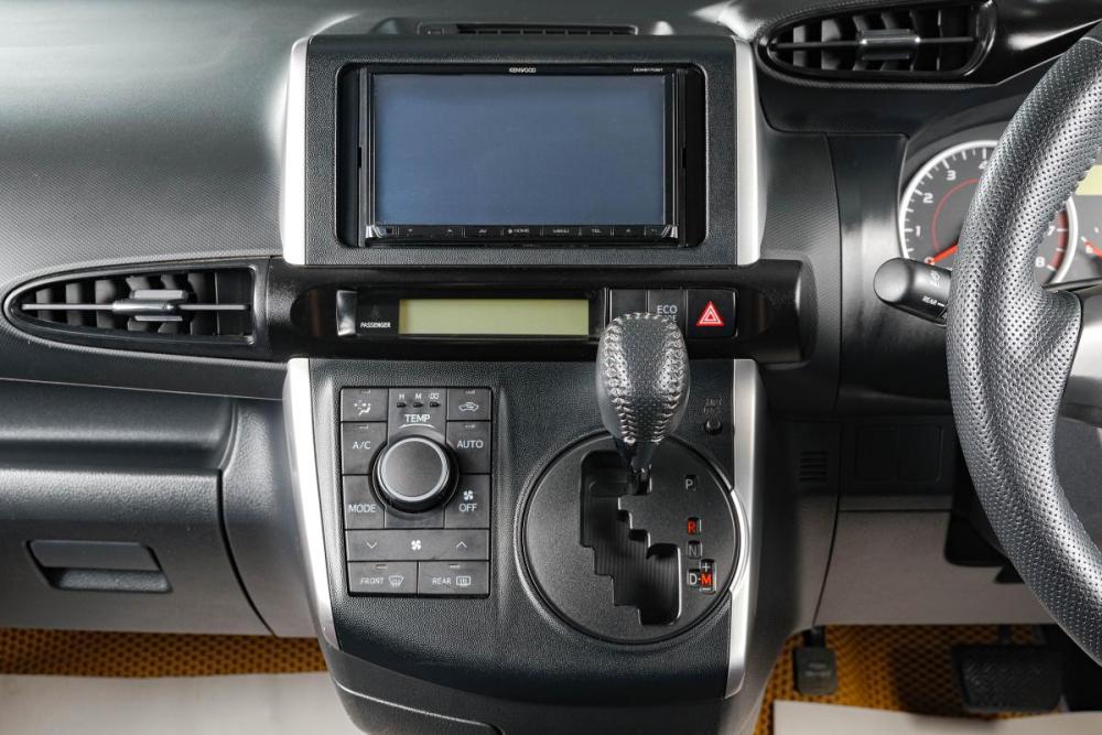 Toyota Wish II Рестайлинг Тюмень  - изображение 15