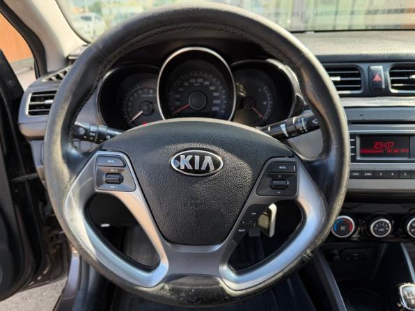 Kia Rio III Рестайлинг с пробегом 2016 года, цена 880 000 рублей, 128930 км, седан, Автокод Объявления