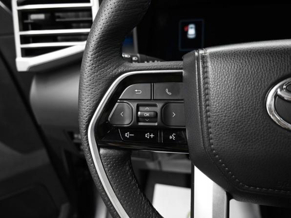 Toyota Sequoia III с пробегом 2023 года, цена 10 250 000 рублей, 53906 км, внедорожник, Автокод Объявления