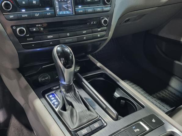 Hyundai Genesis II с пробегом 2014 года, цена 1 599 000 рублей, 145000 км, седан, Автокод Объявления